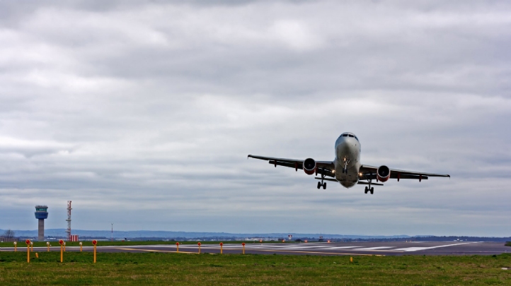 The UK's exclusion of international aviation and shipping figures from carbon budgets has been criticised by Transport & Environment and Greta Thunberg